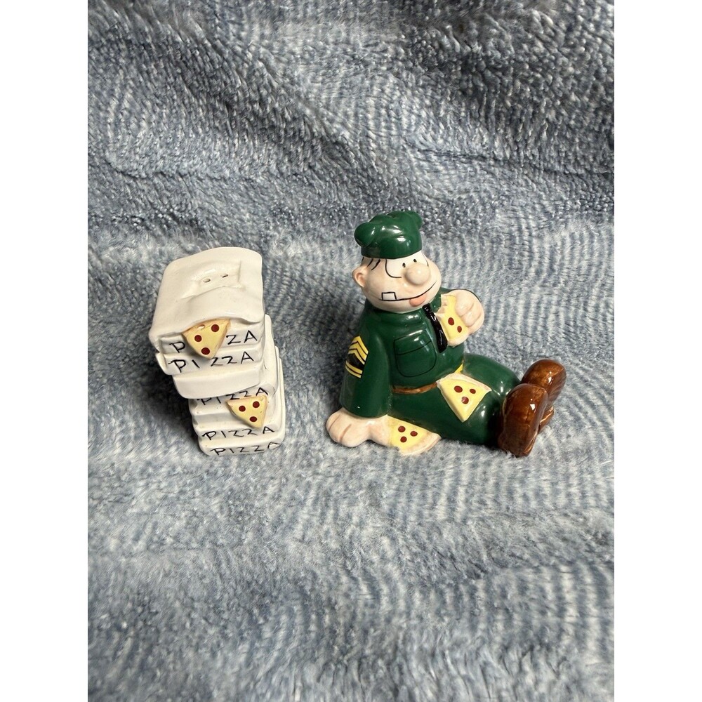 Vintage Salt And Pepper Shakers Sarge Beetle Bailey Pizza  2000